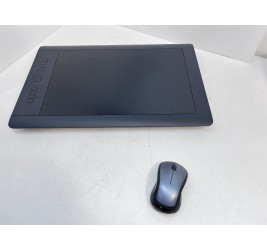 WACOM PTH-851 Intuos Pro Professional Pen - Touch Tablet (Black- Large) 12.80" x 8" Active Area клас А