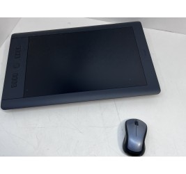 WACOM PTH-851 Intuos Pro Professional Pen - Touch Tablet (Black- Large) 12.80" x 8" Active Area клас А