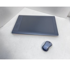 WACOM PTH-851 Intuos Pro Professional Pen - Touch Tablet (Black- Large) 12.80" x 8" Active Area клас А
