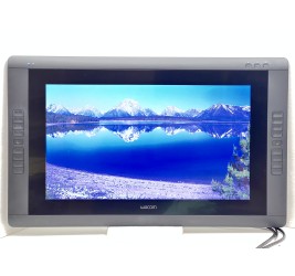 Wacom Cintiq 22HD Touch (DTH-2200) 22" (клас А)