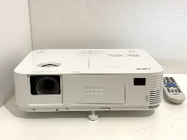 Проектор NEC M403H 798часа клас Б