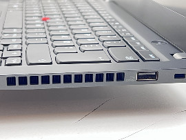 Лаптоп Lenovo ThinkPad T495s 14" touch Ryzen 5 PRO 3500U 16GB 260GB клас А