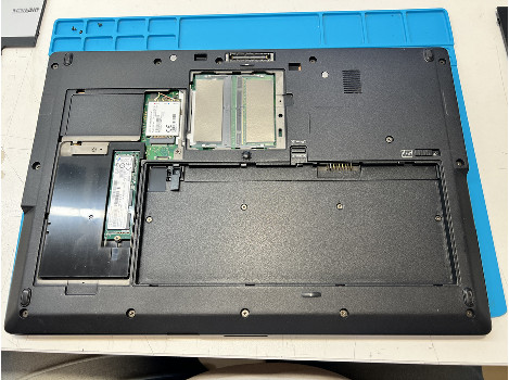 Fujitsu LIFEBOOK U757 15.6" i5-7200U 8GB 260GB клас А