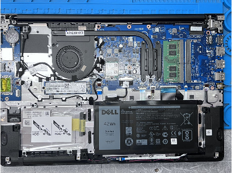 Dell Vostro 5568 15.6" i5-7200U 8GB 260GB клас А