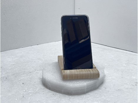 Apple iPhone SE (3rd gen) 64GB - клас А