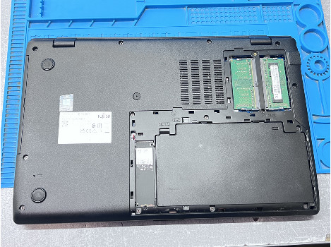Fujitsu LIFEBOOK A3511 15.6" i3-1115G4 8GB 260GB клас А