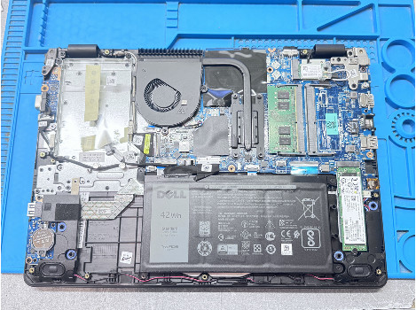 Dell Latitude 3490 14" i3-8130U 8GB 260GB клас А