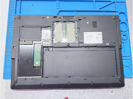 Fujitsu LIFEBOOK U758 15.6" i5-8250U 8GB 260GB клас А